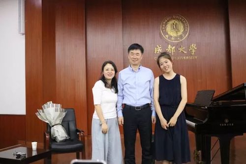 w88win优德艺术家石叔诚与特邀艺术家顾平受邀于成都大学东盟艺术学院、音乐与舞蹈学院艺术实践周开展公开课