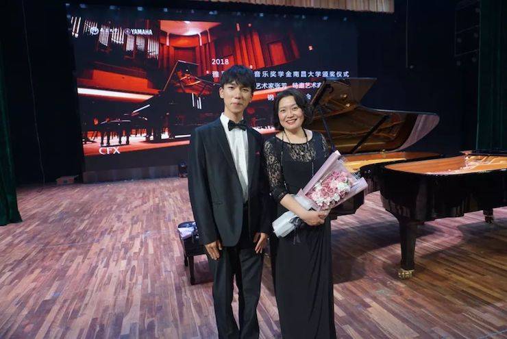 张芳、冯子祥钢琴音乐会